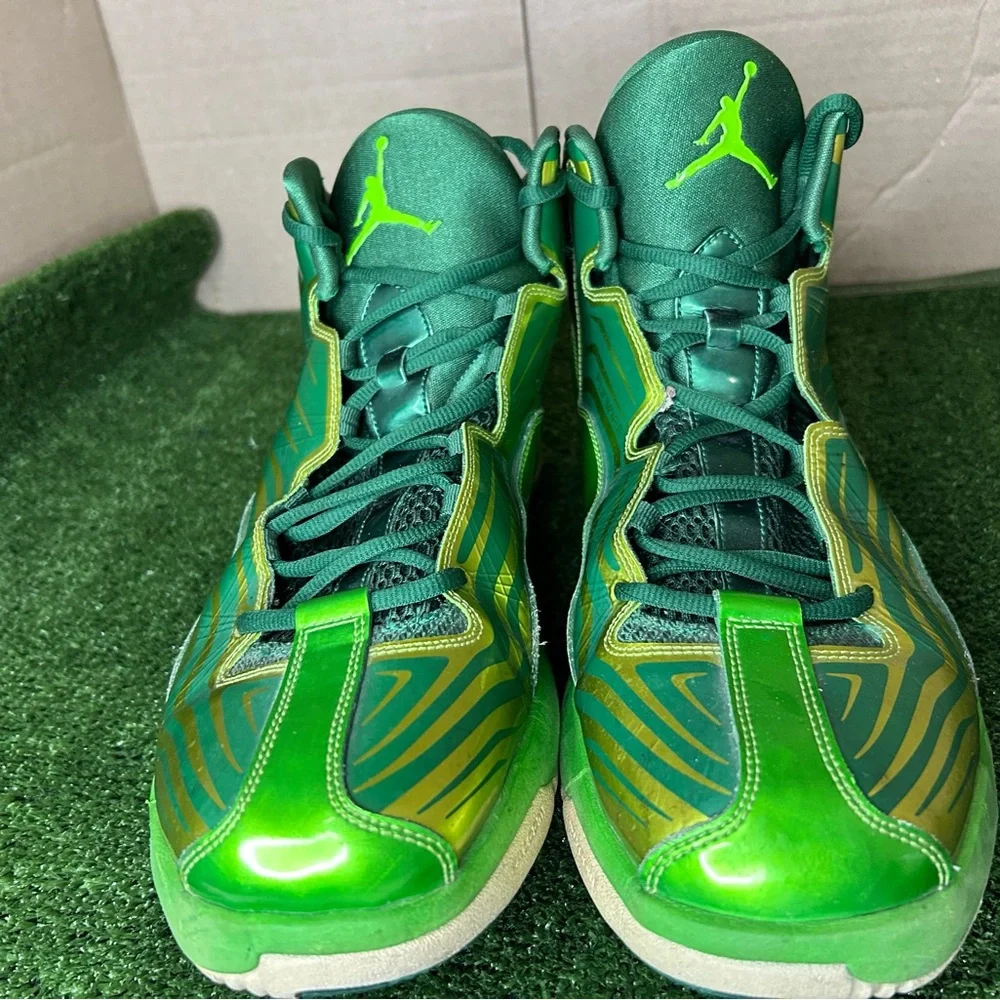 Size 14M- Jordan AERO MANIA Green Basketball shoes - Picture 4 of 5